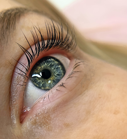 Lash lifting